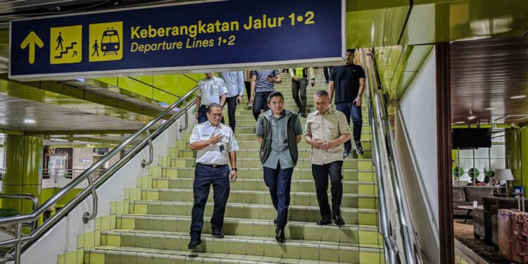 Seskab dan Menhub Tinjau Kesiapan Stasiun Gambir Hadapi Arus Mudik Lebaran