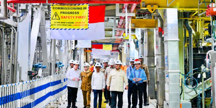 Era Baru Industri Tambang, Presiden Prabowo Tinjau Produksi Logam Mulia di PTFI