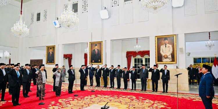 Presiden Prabowo Resmi Lantik 31 Duta Besar Luar Biasa dan Berkuasa Penuh