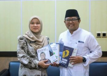 Perpustakaan Palnam Dispersip Kalsel Terima Hibah Buku dari Sutarto Hadi