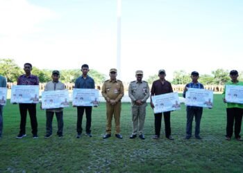 Pemprov Kalsel Tingkatkan Produktivitas Pertanian dengan Menyerahkan Motor Roda Tiga untuk Kelompok Tani