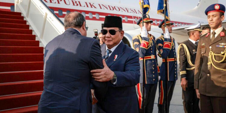 Presiden El-Sisi Antar Langsung Keberangkatan Presiden Prabowo Menuju Doha