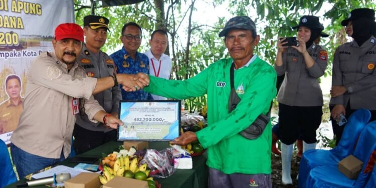 Dukungan Nyata untuk Petani, Gubernur Kalsel Berikan Bantuan Pertanian Rp1 Miliar ke Banjarbaru