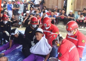 Peringati Hari Kesiapsiagaan Bencana, Pemkab Tanbu Gelar Sosialisasi SPAB di Ponpes Al-Asmaul Husna