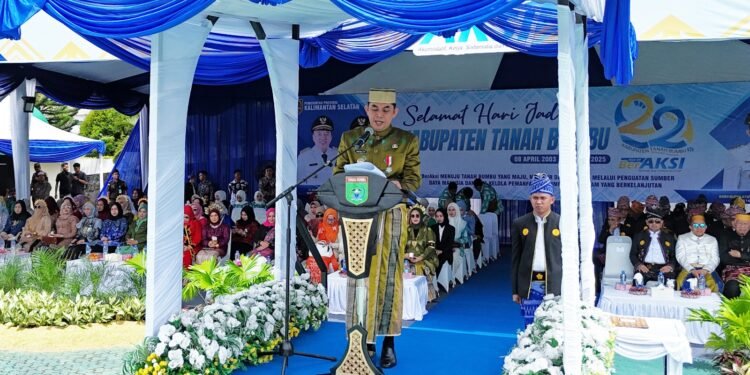 Bupati Andi Rudi Latif Pimpin Upacara Perdana Peringatan Hari Jadi ke 22 Tanah Bumbu
