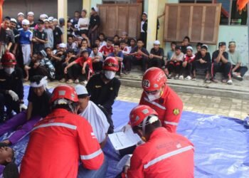 BPBD Tanah Bumbu Gelar Aksi Sosialisasi dan Simulasi Evakuasi Mandiri di Ponpes Al Asmaul Husna