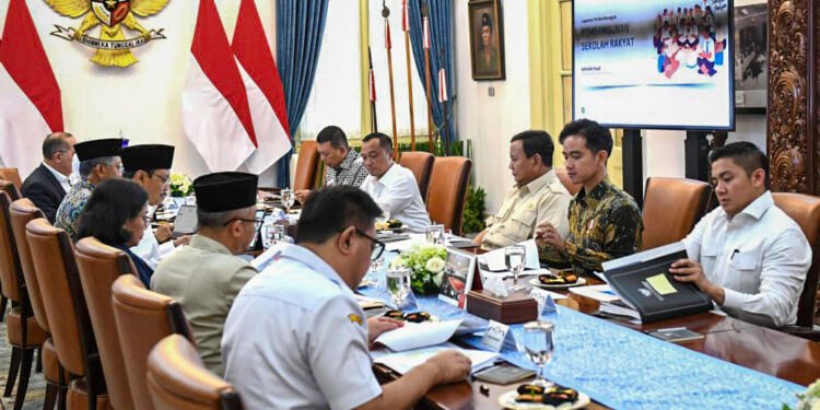 Presiden Prabowo Pimpin Ratas Bahas Sekolah Rakyat, Pastikan Program Tepat Sasaran