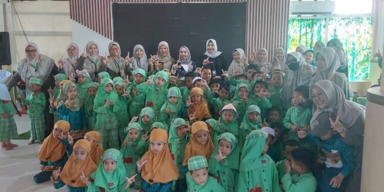 Fasilitas Perpustakaan Anak Milik Dispersip Mendapat Apresiasi dari Bunda Literasi Kalsel
