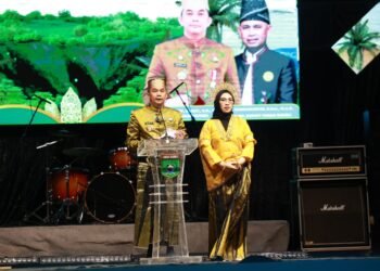 Pesona Budaya Mappanre Ri Tasi’e dan Expo Tanah Bumbu 2025 Resmi Dibuka, Bupati Tanbu: Cermin Kearifan Lokal Masyarakat Pesisir