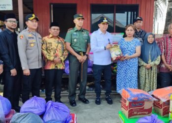 Bupati Andi Rudi Latif Tinjau dan Salurkan Bantuan untuk Korban Kebakaran