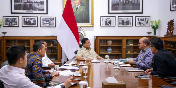Presiden Prabowo Bahas Percepatan Hilirisasi dan Peningkatan Lifting Migas Bersama Jajaran Menteri