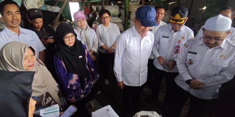 Menteri LH Berkomitmen Selesaikan Permasalahan Penanganan Sampah di Kalsel
