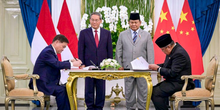 Presiden Prabowo dan Premier Li Qiang Saksikan Penandatanganan 12 Nota Kesepahaman Strategis RI–Tiongkok