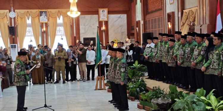 Jusuf Kalla Resmi Mengukuhkan Pengurus PW DMI Kalsel 2024-2029