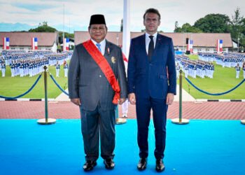 Presiden Macron Anugerahkan Grand Croix de la Légion d’Honneur kepada Presiden Prabowo