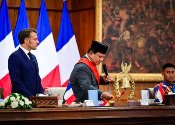 Hangat dan Bersahaja, Presiden Prabowo dan Presiden Macron Makan Siang Bersama Taruna Akmil