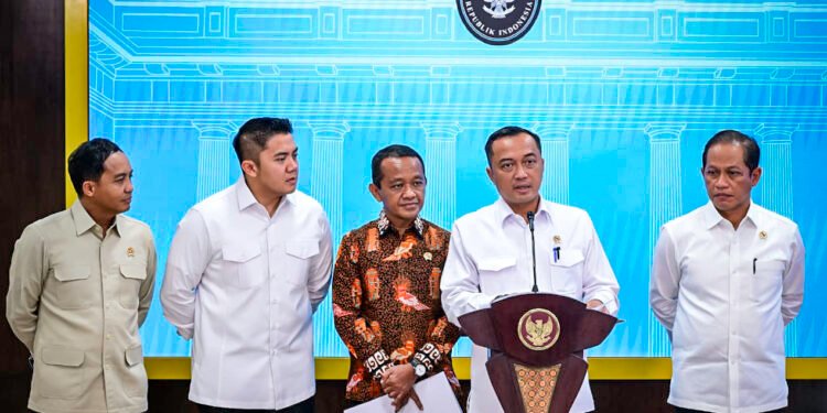 Pemerintah Resmi Cabut IUP Empat Perusahaan Tambang di Raja Ampat