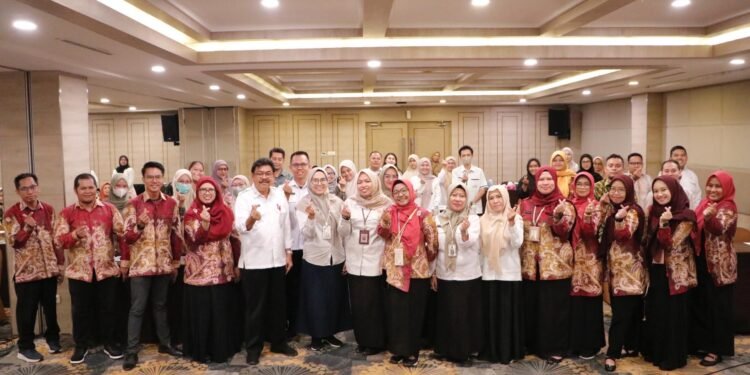 UPTD Instalasi Farmasi Dinkes Kalsel Evaluasi Penggunaan Aplikasi SMILE
