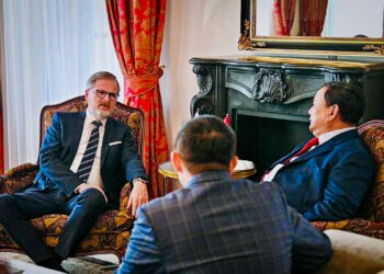 Transit di Praha, Presiden Prabowo Terima Kunjungan PM Ceko Petr Fiala