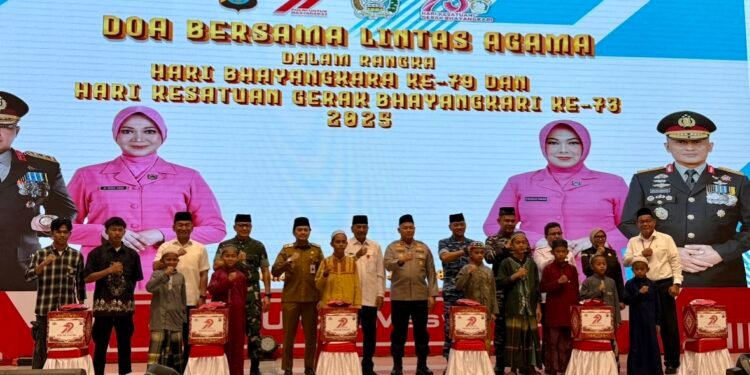 Polda Kalsel Doa Bersama Lintas Agama Jelang Peringatan Hari Bhayangkara Ke-79