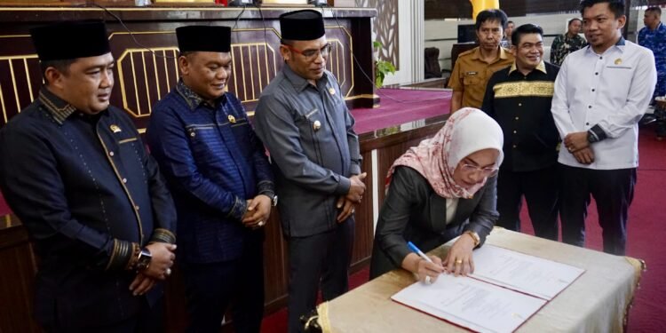 DPRD Kotabaru Gelar Rapat Paripurna Bahas Laporan Akhir Raperda RTRW 2025-2044 dan Pertanggungjawaban APBD 2024