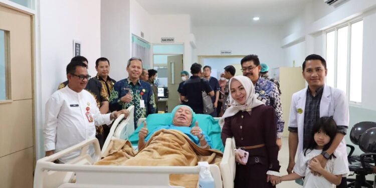 Percaya Dengan Layanan RSUD Ulin, Gubernur Kalsel Jalani Pemeriksaan DSA di RSUD Ulin Banjarmasin
