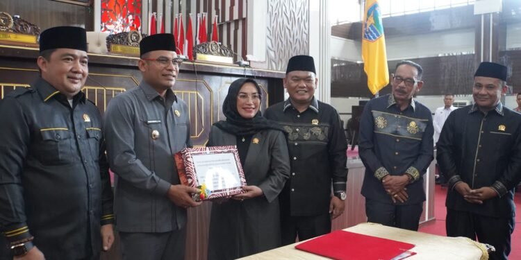 Pemkab Kotabaru Sampaikan Nota Keuangan RAPBD-P 2025, Fokuskan pada Program Prioritas dan Percepatan Pembangunan