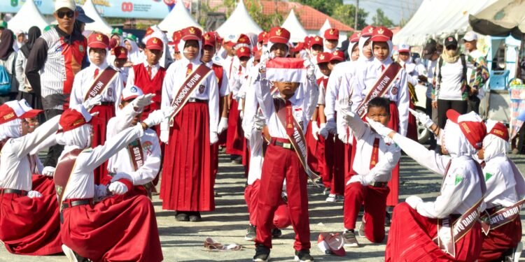 1.110 Peserta Ikuti Lomba Gerak Jalan Pelajar di Tanah Bumbu