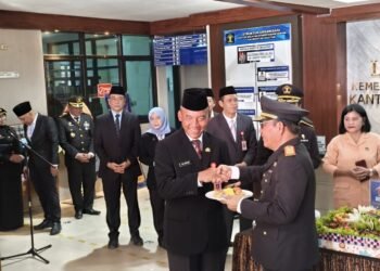 Pemkab Kotabaru terima penghargaan dari Kanwil Kemenkum Kalsel