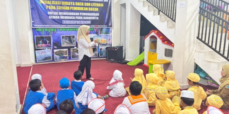 Anak-anak TK Antusias Ikuti Cerita “Senangnya Menolong” Bersama Kak Yanti