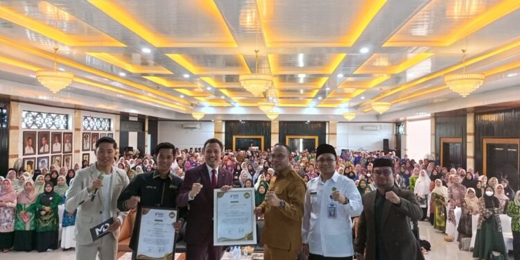 Pemkab Kotabaru Fasilitasi 800 Guru Madrasah Ikuti Seminar Nasional “How to Be a Great Teacher”