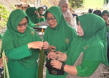 Kodim 1004 Kotabaru Gelar Pelatihan Anyaman Pandan Laut, Dorong Kreatifitas Anggota Persit Kartika Chandra Kirana