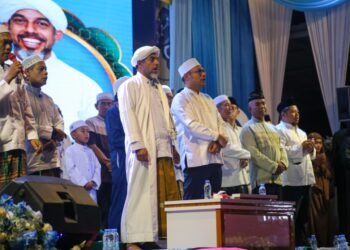 Tabligh Akbar Pemkab Kotabaru Meriah, Habib Tampar Bikin Jamaah Tersenyum dalam Tausiyahnya
