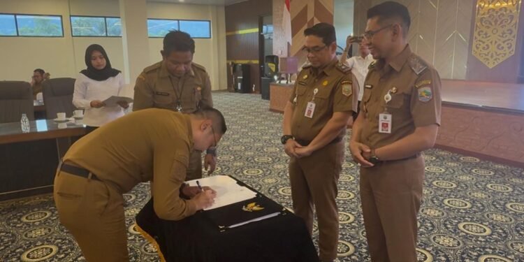 Pemkab. Kotabaru Lakukan Penandatanganan Komitmen Tindak Lanjut Rekomendasi BPK Kalsel