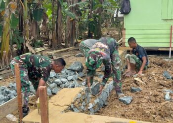 Semangat Kebersamaan, Satgas TMMD Pasang Pondasi RTLH Desa Rejosari