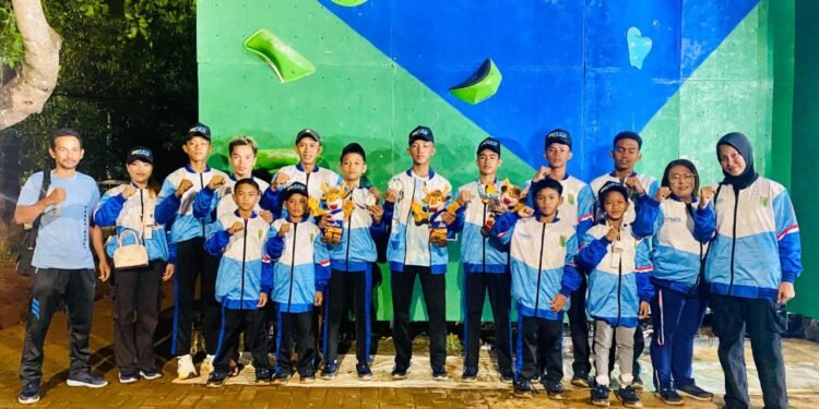 Hebat! Tim Panjat Tebing U-15 Tanah Bumbu Sabet Perak, Siap Kejutkan Porprov Kalsel