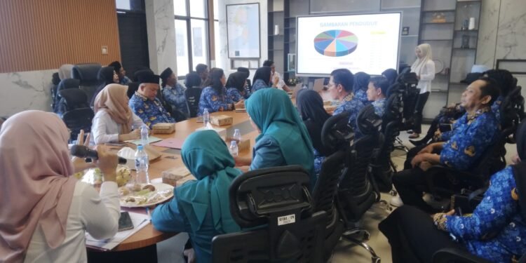 Evaluasi PK2D di Desa Sampanahan Dorong Sinergi Lintas Sektor Menuju Keluarga Berkualitas