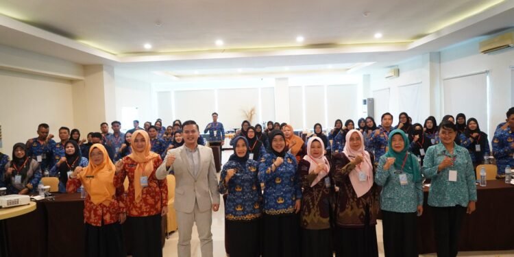 Pemkab Tanbu Gelar Bimtek Public Speaking untuk Tingkatkan Kualitas SDM Kader dan Petugas DP3P2KB