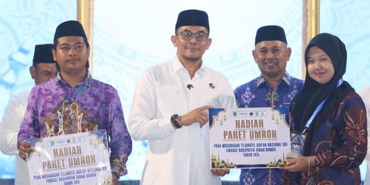 Bupati Andi Rudi Latif Tutup MTQN XXI 2025, Apresiasi Peserta dengan Umroh