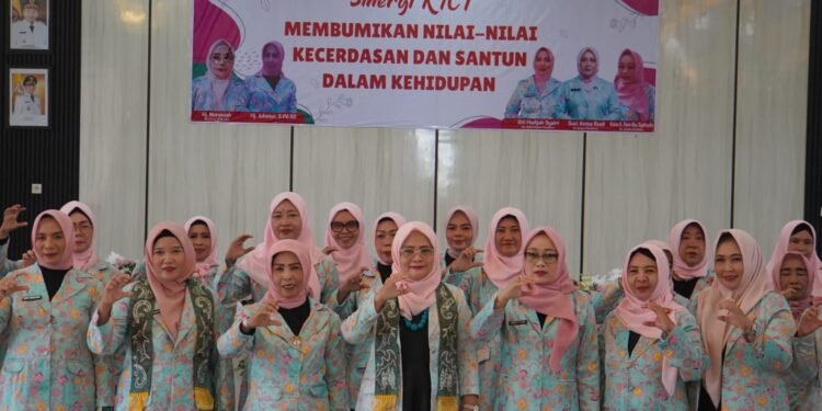 Pemkab Kotabaru Hadiri Pelantikan Kepengurusan Komunitas Ibu Cerdas