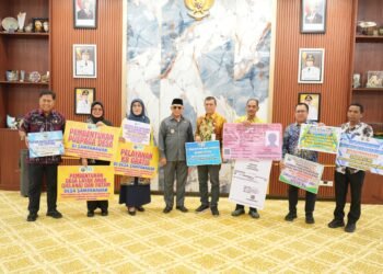 Pemkab Kotabaru Serahkan Bantuan Guna Meningkatkan Program PK2D, di Lokus Desa Sampanahan
