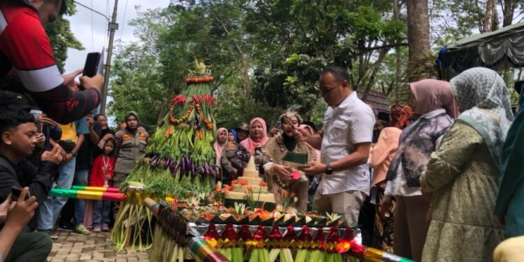 Tumpah Ruah di Kaki Meranti, Pemkab Minta Budaya Ini Harus Jadi Daya Tarik Utama