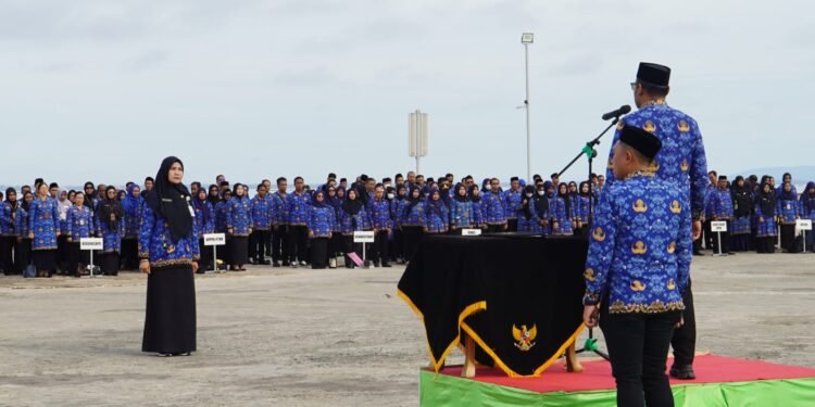 Pemkab Kotabaru Gelar Apel Hari Kesadaran Nasional, Wabup Syairi Mukhlis Tekankan Nilai Pancasila dan Profesionalitas ASN