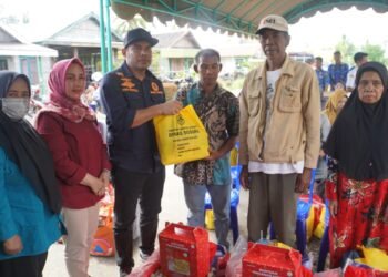 Pemkab. Kotabaru Tinjau Lokasi Kebakaran Desa Berangas, Sekaligus Salurkan Bantuan