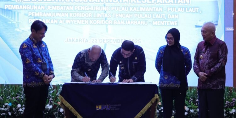 Bupati Andi Rudi Latif Tandatangani Nota Kesepahaman Pembangunan Jembatan Kalimantan – Pulau Laut dan Perbaikan Alinyemen Koridor Banjarbaru – Mantewe