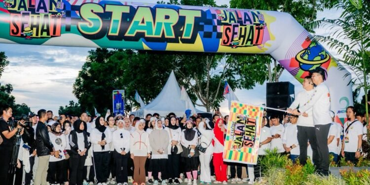 Dahsyat! Jalan Santai Diikuti 30 Ribu Peserta, H Isam Hadiahi 200 Paket Umroh