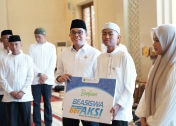 Doa Bersama Sambut Tahun Baru 2026, Bupati Andi Rudi Latif Launching Beasiswa BerAksi dan Salurkan Insentif Guru Ponpes, Guru Ngaji serta Majelis Taklim