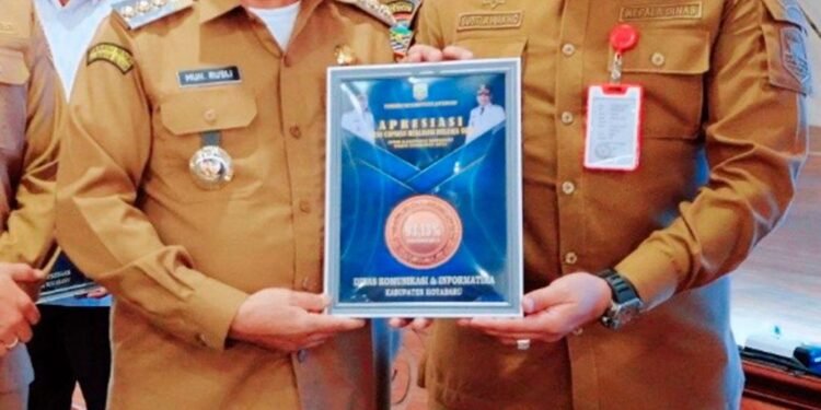 Mengawali Tahun 2026, Bupati Kotabaru Berikan Apresiasi kepada SKPD dengan Realisasi Anggaran Terbaik Tahun 2025