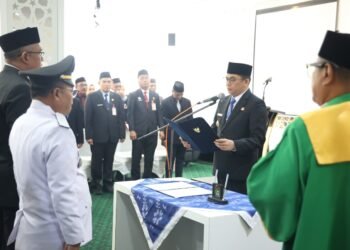 Perdana di Tahun 2026, Bupati Andi Rudi Latif Lantik 21 Pejabat Eselon II, III, dan IV
