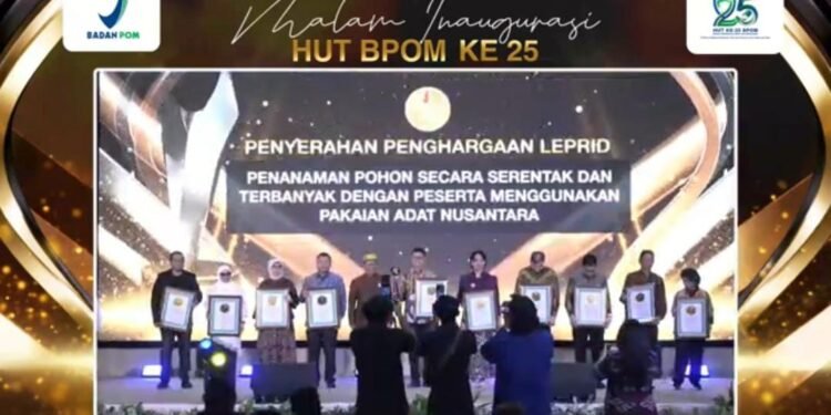 Andi Rina Terima LEPRID Prestasi Indonesia–Dunia di HUT ke-25 BPOM